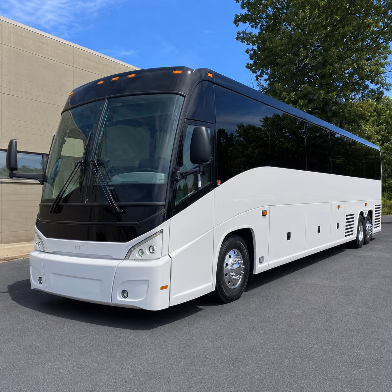 check out mesa amphitheatre and desert diamond arena with a group bus