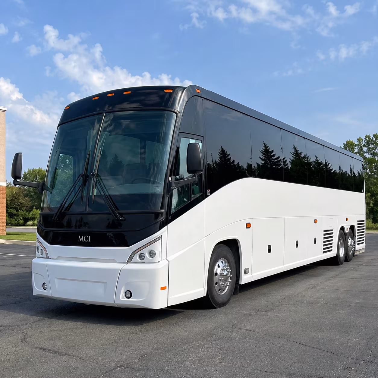 whether your team is heading to sky harbor or a valley airport we make the transfer easy